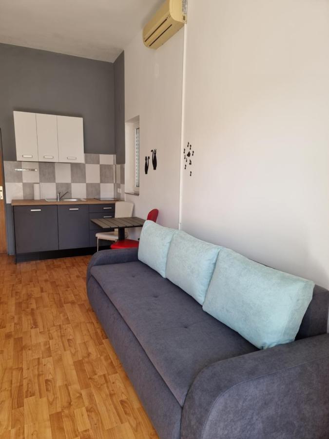 Frida Apartment Pula Bagian luar foto